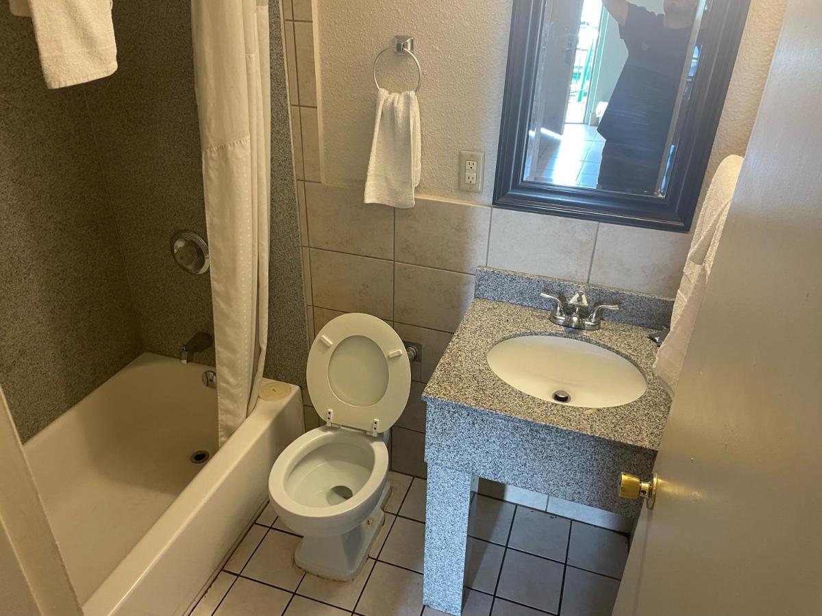 Budgetel Inn And Suites - Λούισβιλ Εξωτερικό φωτογραφία